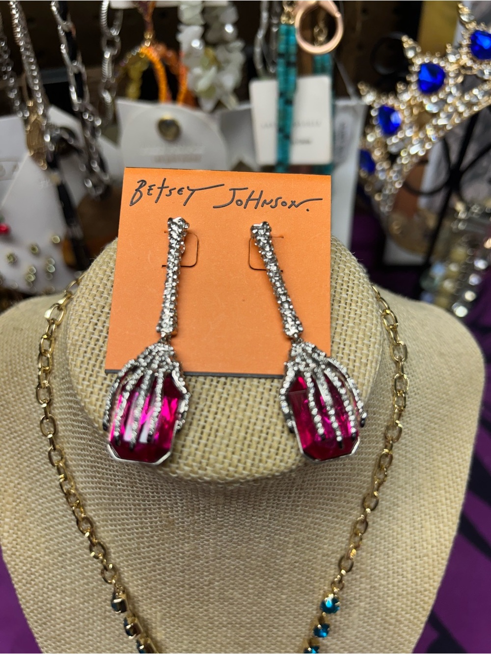 NWT Betsey Johnson fuchsia Rich Witch Hanging Hands earrings